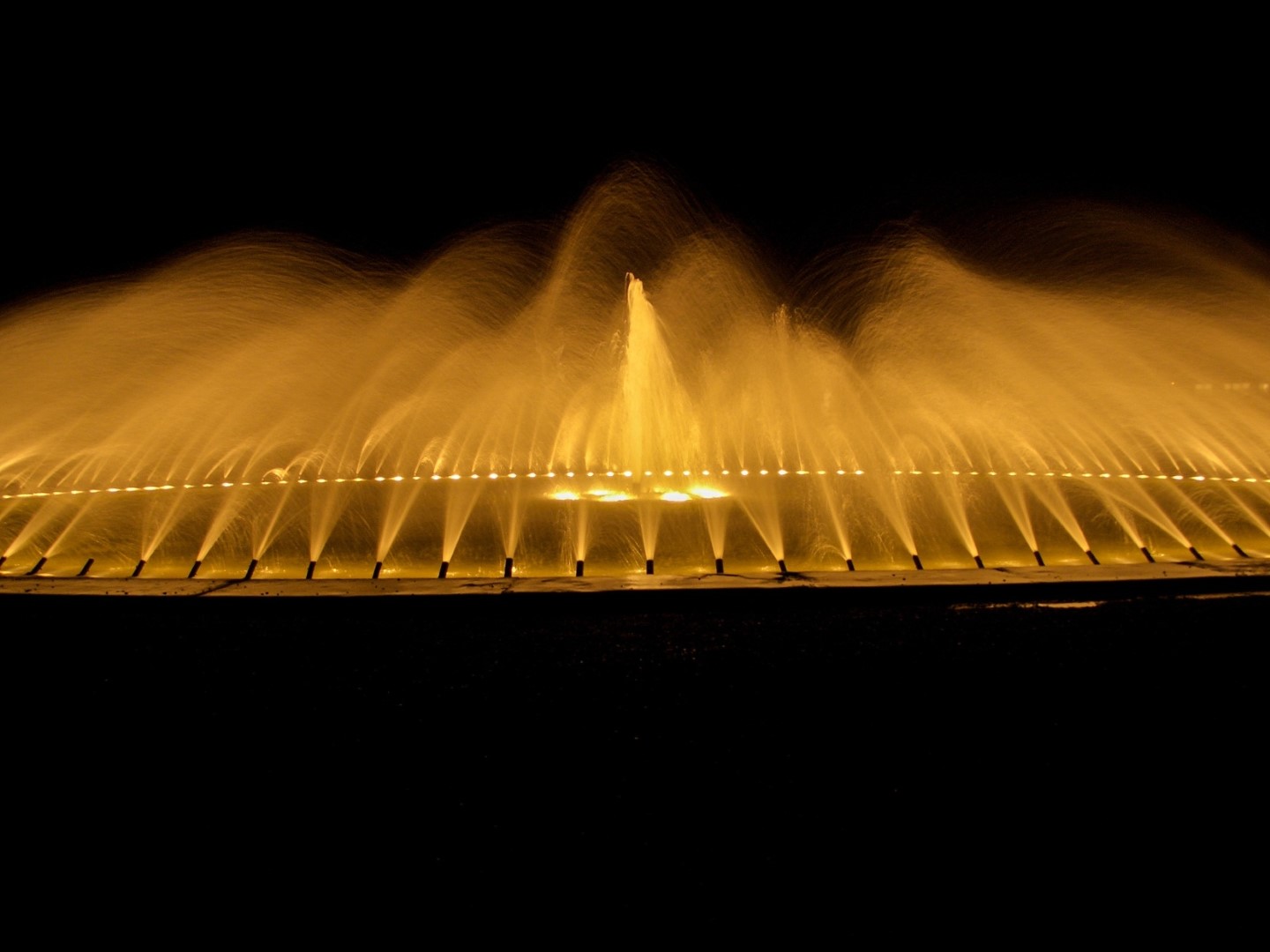 Beleuchteter Brunnen