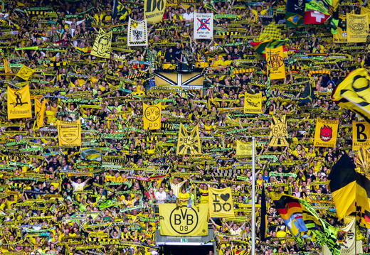 Die gelbe Wand